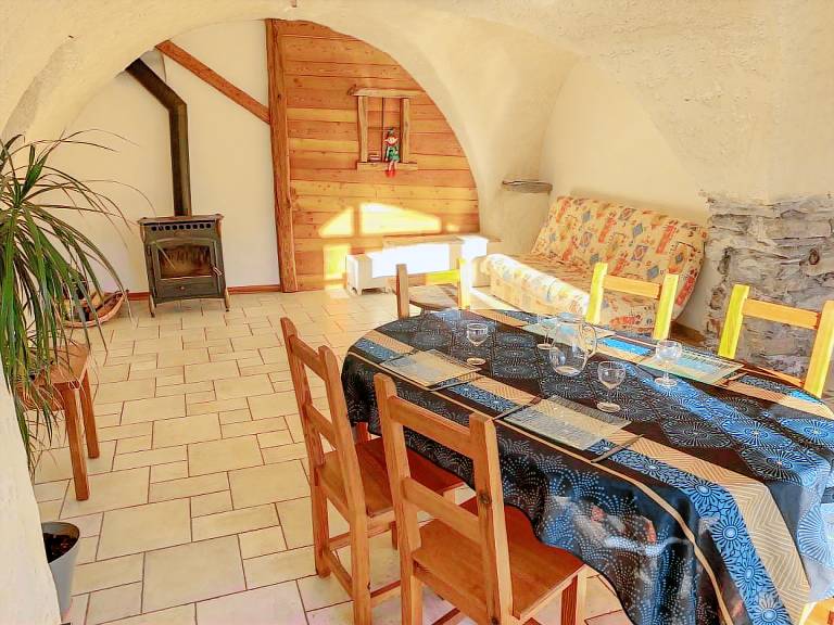 Gite with barbeque, garden & patio — photo 4