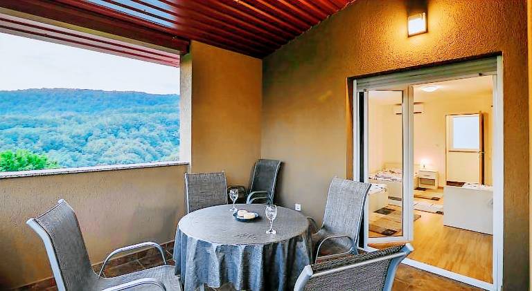 Villa with pool & hot tub | Pets allowed — photo 2