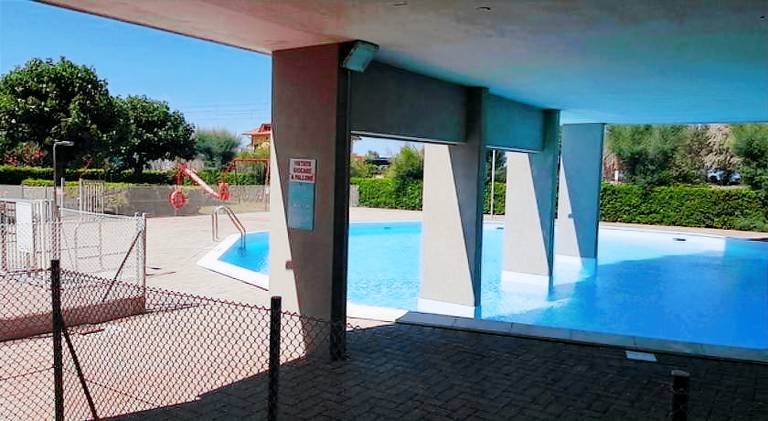 Apartment with private pool, patio & yard — photo 4
