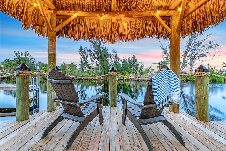 Children-friendly nice vacation home with jacuzzi, private pool & barbecue | Water view | Pets allowed — photo 3