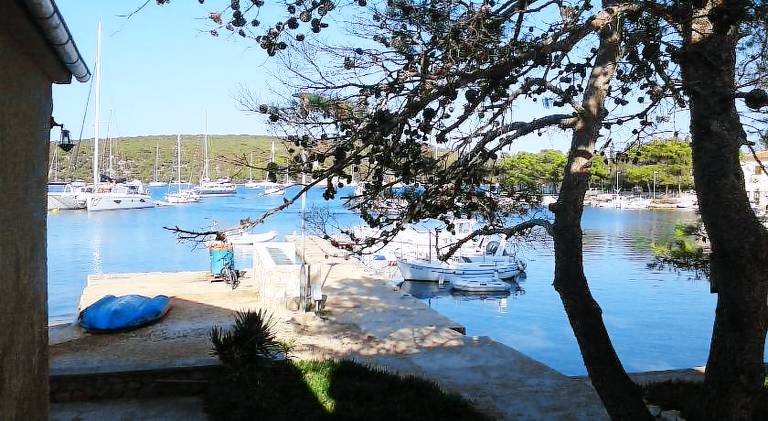 Rental apartment with patio in Mali Losinj