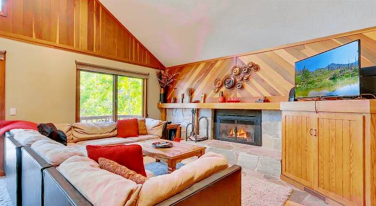 House with jacuzzi in Tahoe City, CA