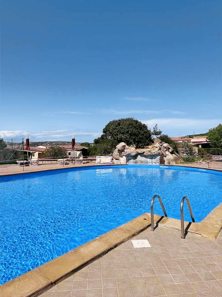 Fully equipped wonderful apartment with garden, private pool & patio | Next to the beach | Suitable for remote work | Pet-friendly in Palau