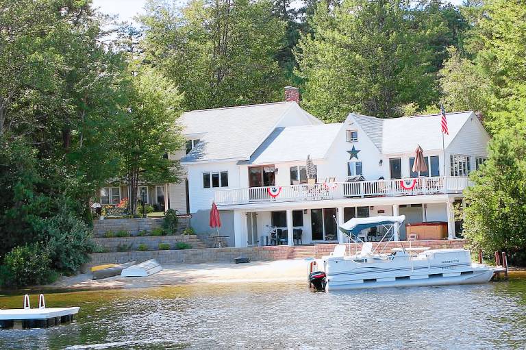 Lodge The Bays