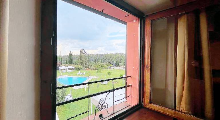 Vacation home with terrace, pool & yard — photo 3
