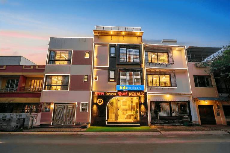 FabHotel Peralz Nr Boriwali Station