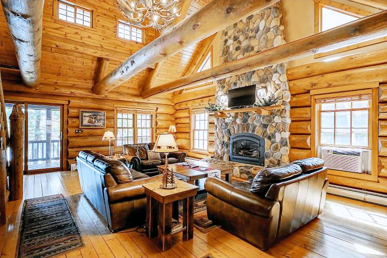 House  Eagle River
