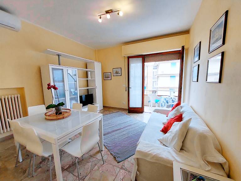 Apartment with terrace & garden | Water view — photo 3