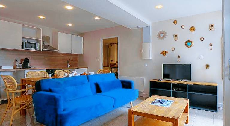 Holiday apartment with patio — photo 2
