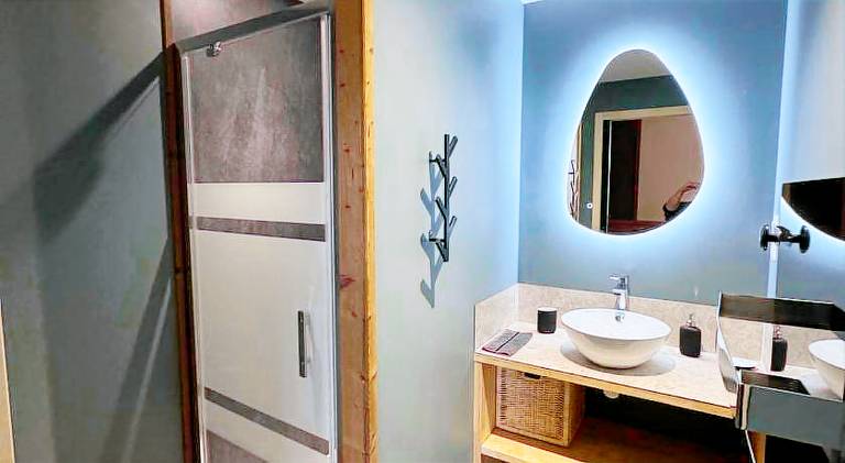 Apartment with hot tub — photo 5