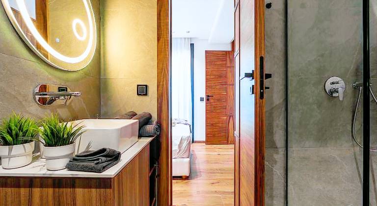 Luxury one bedroom in Triangle d'or with rooftop pool — photo 2