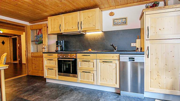 Holiday apartment with barbeque | Garden view — photo 2