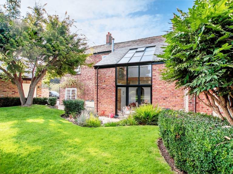 6 Bed in Richmond oc 52779