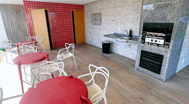 Apartment with pool — photo 4