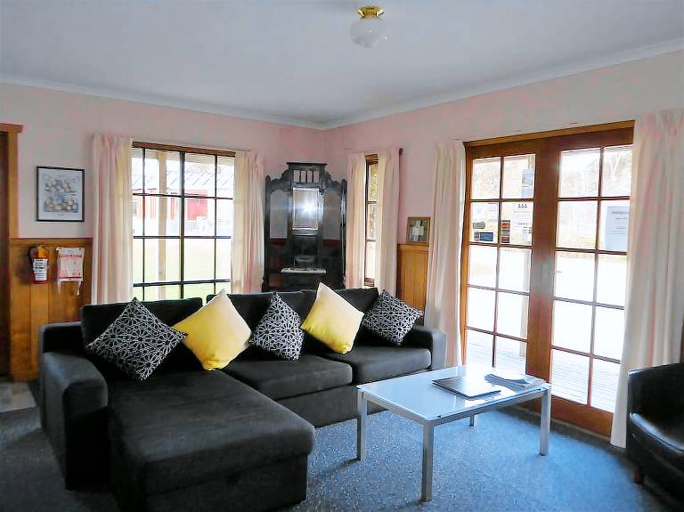 Apartment Bridport