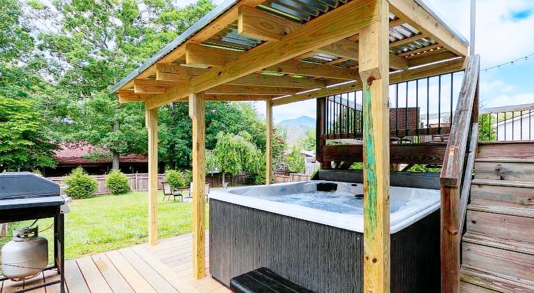 House with jacuzzi | Pets allowed — photo 3
