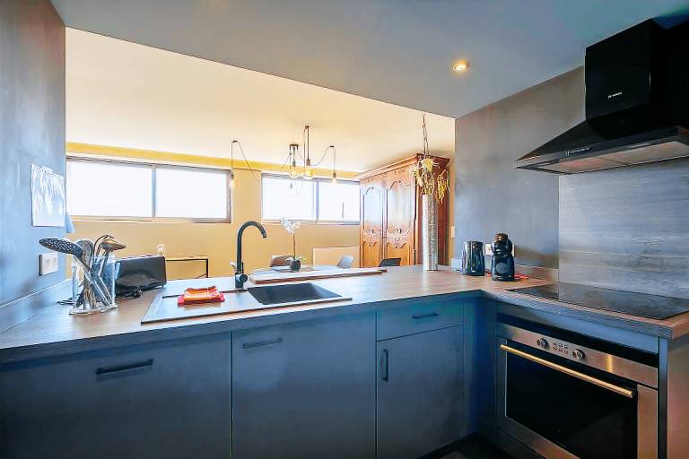 Family-friendly apartment with fast internet, terrace & yard | City view | Dogs allowed — photo 5