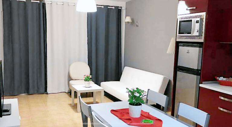 Apartment with barbecue, terrace & pool — photo 2