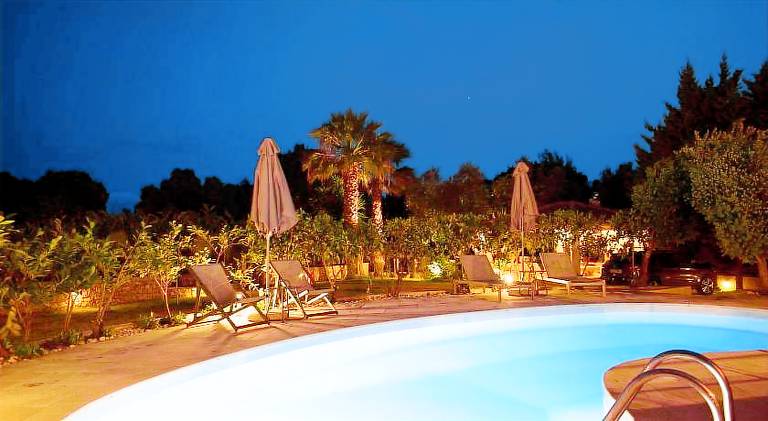 Fully equipped wonderful holiday apartment with private pool, terrace & barbeque | Perfect for remote work | Dogs allowed in Kefalonia