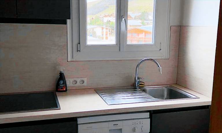 Balcony, tv, ski locker, 80m², Alpe d'Huez — photo 5