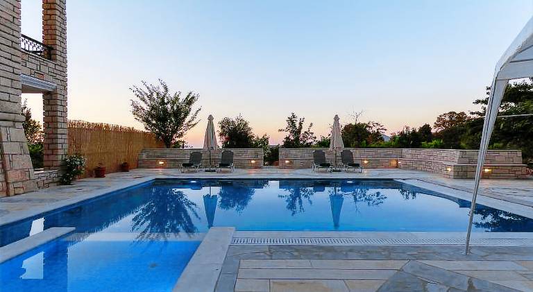 Ample villa with pool | Pet-friendly in Mylopotamos