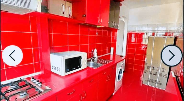 Beautiful rental apartment with hot tub | Close to Romanian Patriarchal Cathedral | Pet-friendly — photo 2