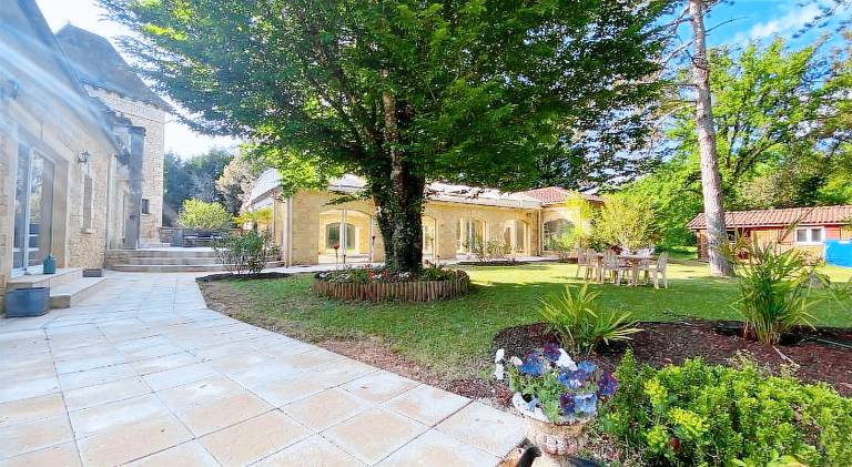 Villa with hot tub & pool | Pets are welcome — photo 3
