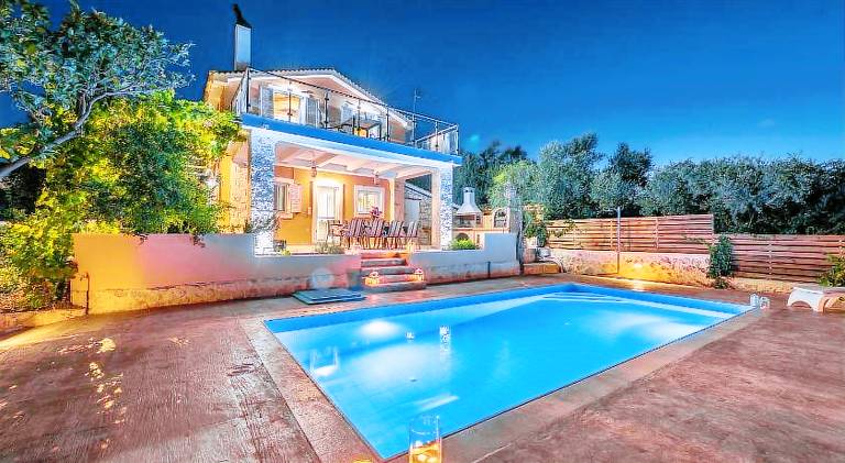 Villa with pool & jacuzzi | Dogs allowed in Zakynthos