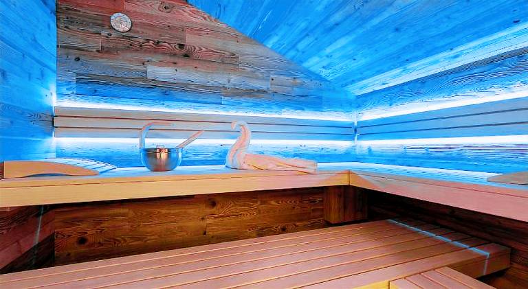 Chalet with hot tub | Pets are welcome — photo 5