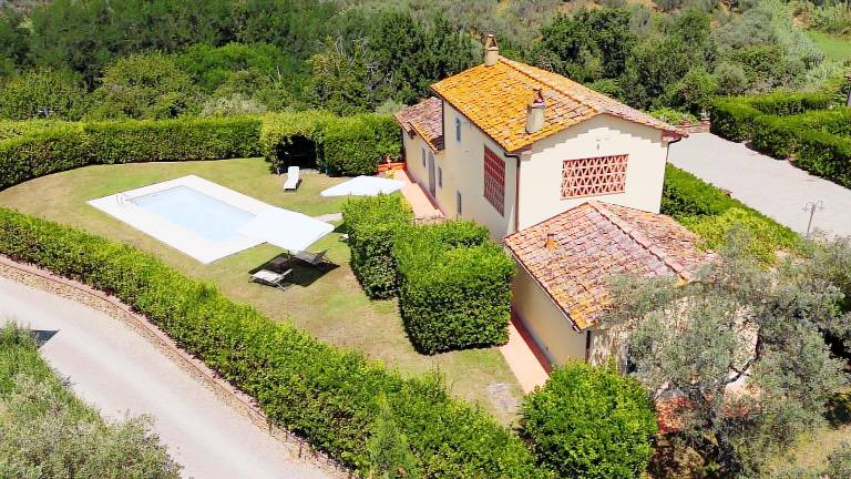 Family-oriented vacation home with garden, grill & private pool | Pets are welcome — photo 4