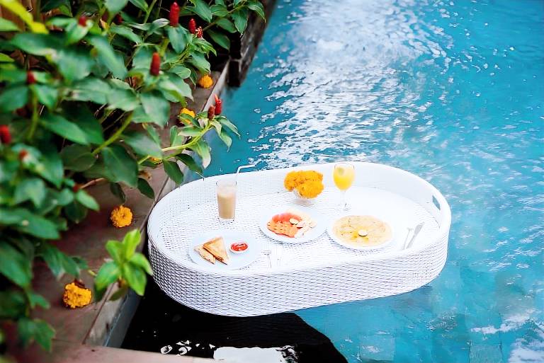 Serviced apartment with yard, pool & terrace | Dogs allowed — photo 5