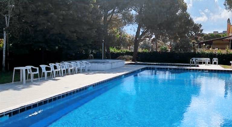 Villa with pool — photo 4