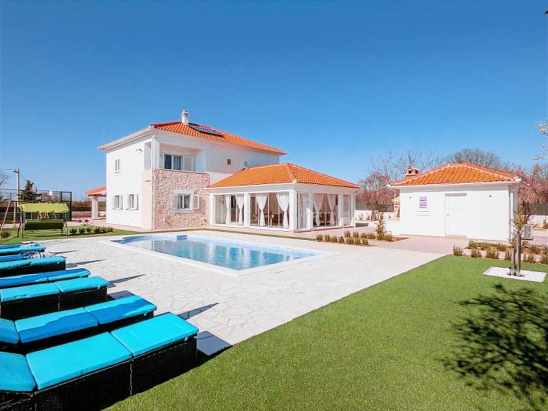 Fully equipped lovely house with BBQ, garden & terrace | Pets are welcome in Vodice