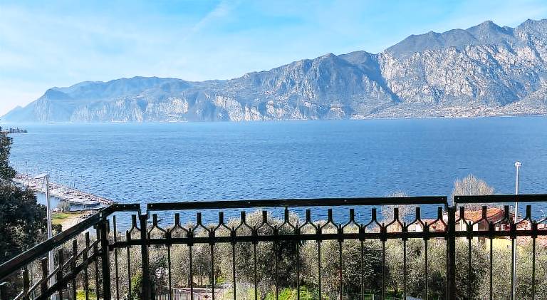 Rental apartment with 2 rooms for 5 persons in Malcesine