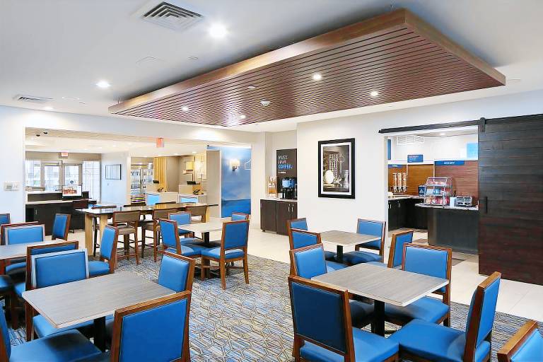Holiday Inn Express Grand Rapids Southwest By IHG — photo 4