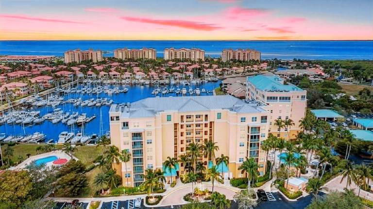 House  Burnt Store Marina