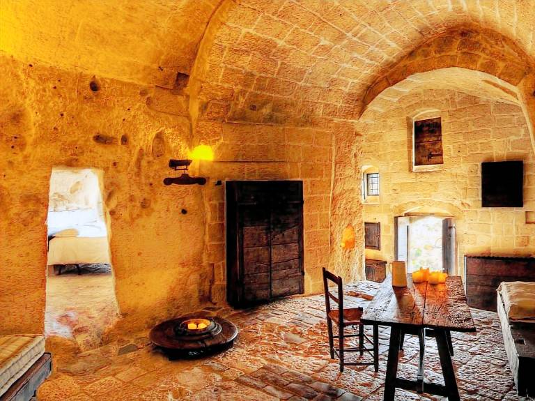 Charming Cave Vacation Rental in Ancient Town of Matera, Southern Italy — photo 3