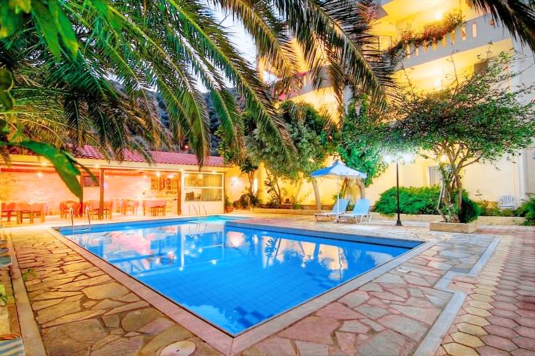 Holiday apartment with pool, hot tub & patio | Pets are welcome — photo 2