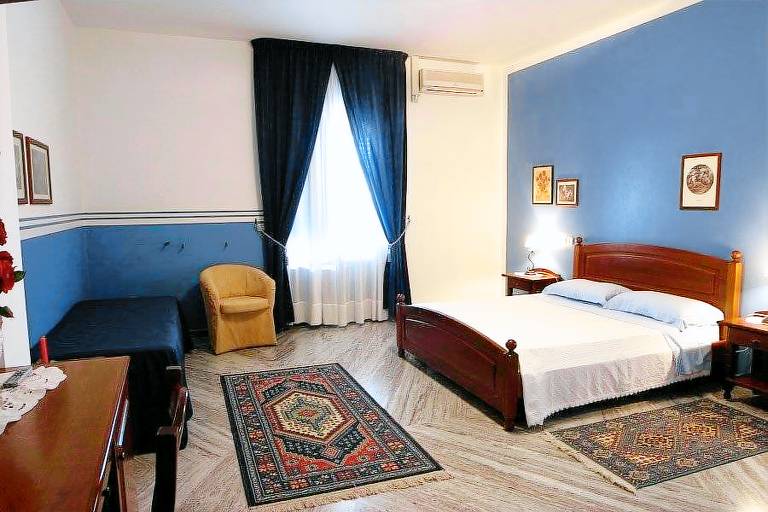 Camera privata Velina