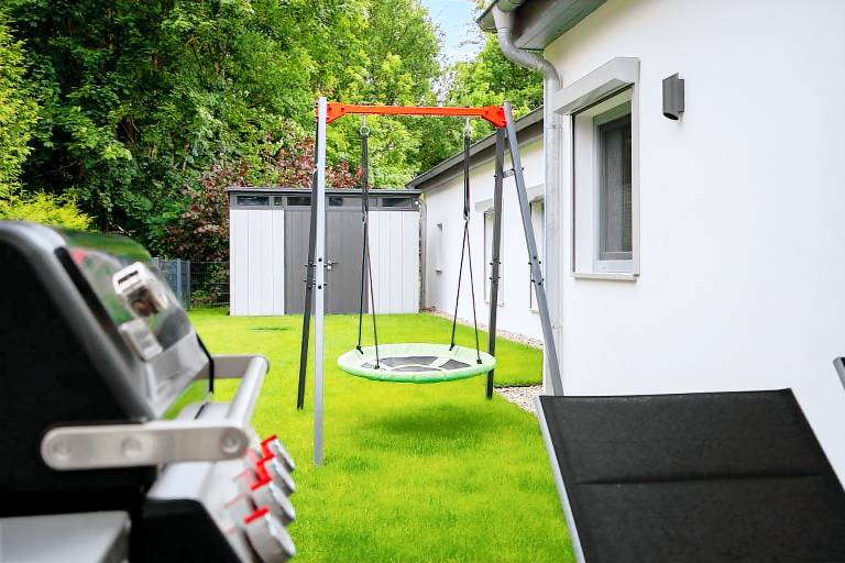 Child-friendly wonderful vacation home with grill, terrace & garden | Garden view | Dogs allowed — photo 3