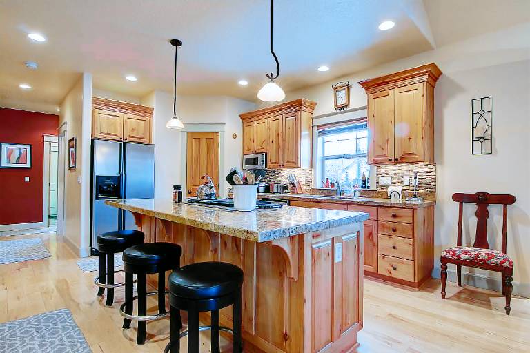 Wild Meadow - NW Bend, Spacious, Amazing Location, Bonus Room, Forest Trails in Bend, OR