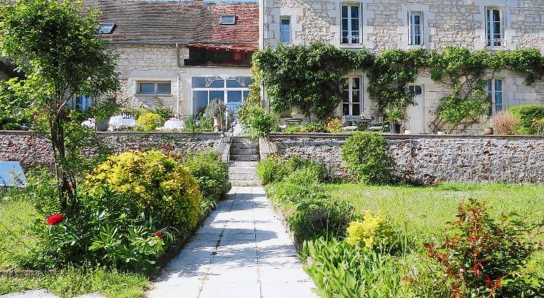 Le Jardin des Lys - Chambre d'hote ou Appartement — photo 4