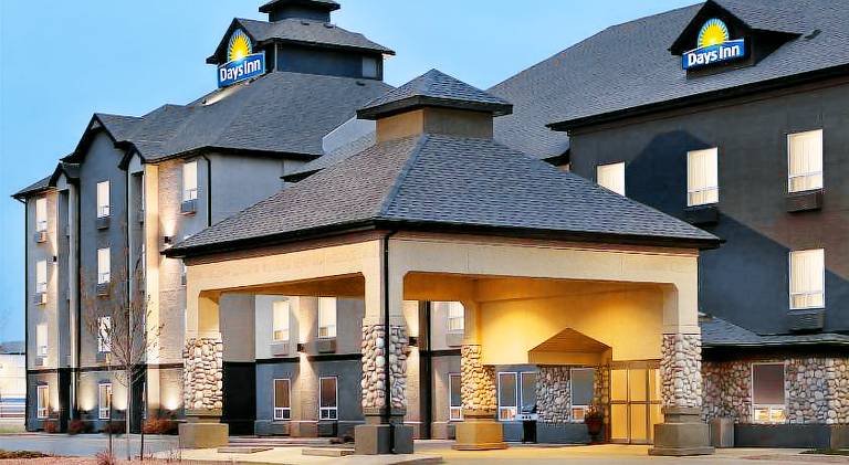 Days Inn by Wyndham Regina — photo 3