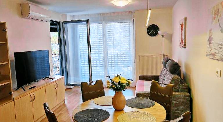 Apartma Dobeno