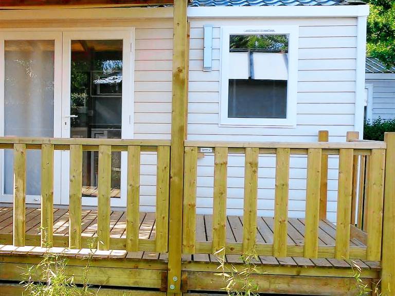 Mobile home with heated pool & terrace — photo 4
