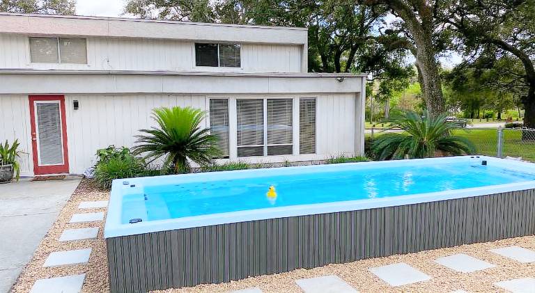 Vacation home with hot tub & pool — photo 4