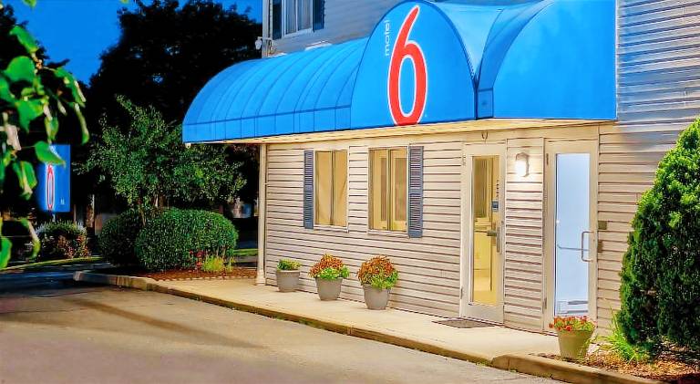 Motel 6 Bethel, CT - Danbury — photo 5