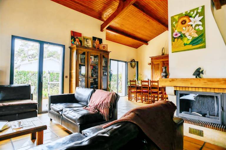 Fully equipped nice villa with barbecue, heated pool & garden | Pool view | Close to the beach | Pet-friendly — photo 2