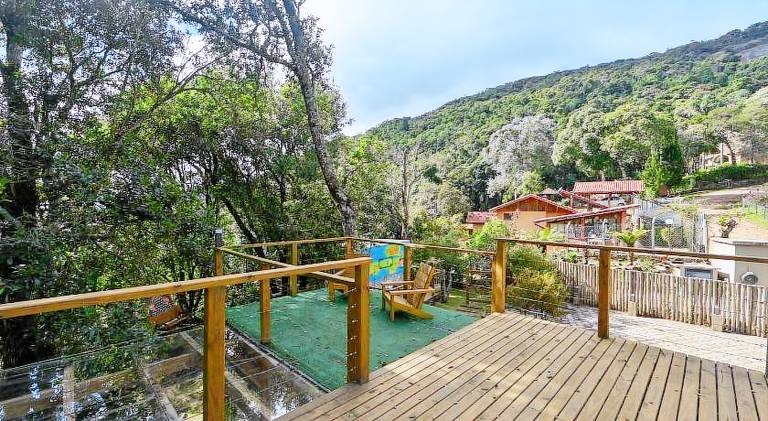 Lodge with jacuzzi, patio & yard — photo 4