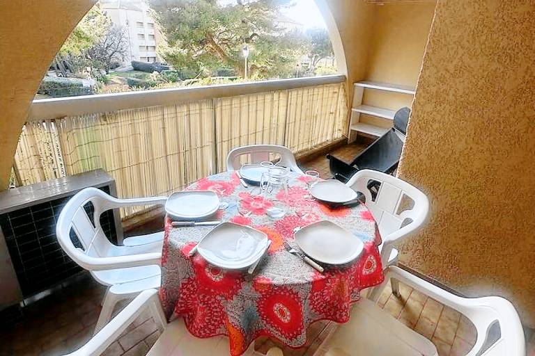 Rental apartment with pool — photo 5